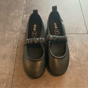 Cute leather black shoes